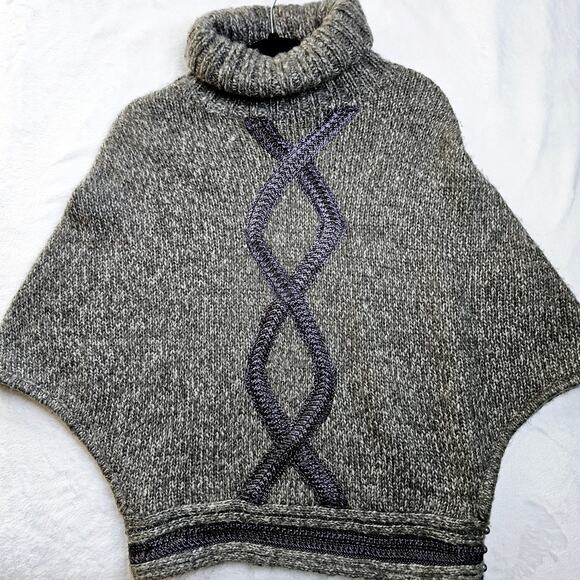 🦃 BCBGirls Gray Thick Sweater Poncho Shaw Turtle Neck Medium Winter Warm Cozy - Picture 2 of 12